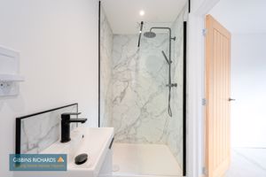 En-Suite- click for photo gallery